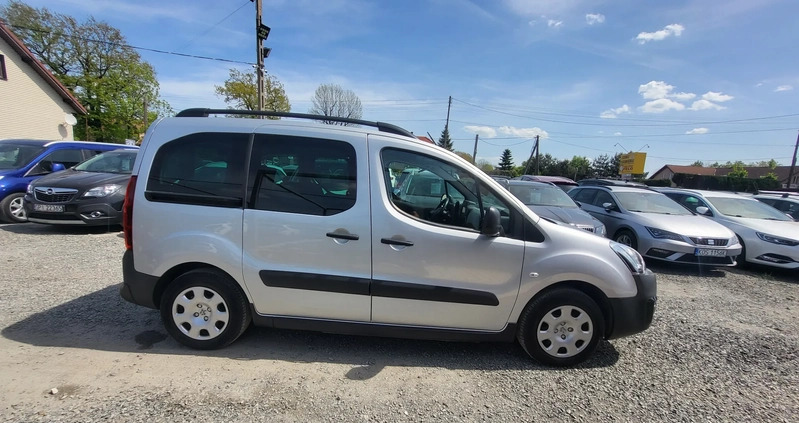 Peugeot Partner cena 59900 przebieg: 51819, rok produkcji 2016 z Dukla małe 379